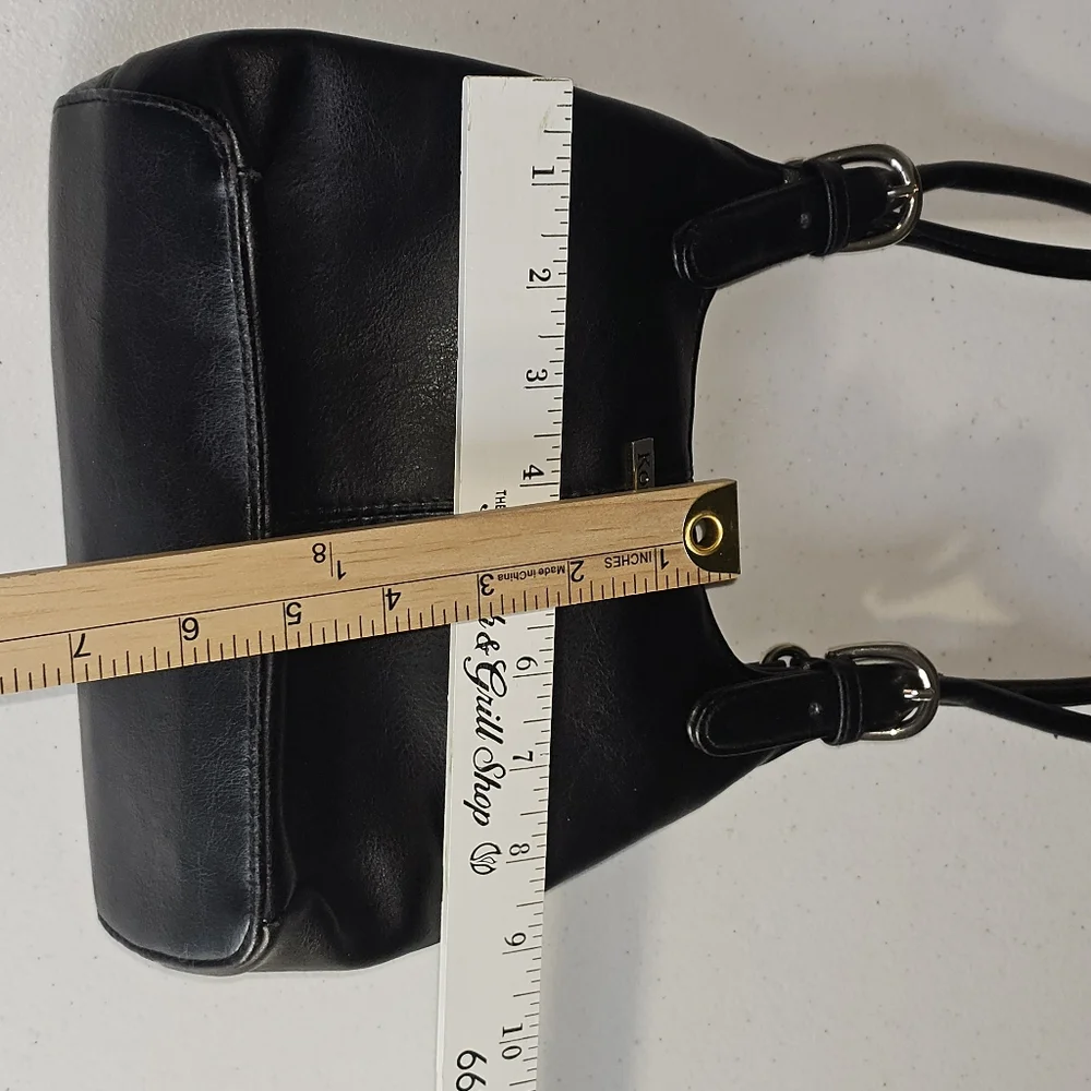 Kounty Black Leather Shoulder Bag - Picture 5 of 16